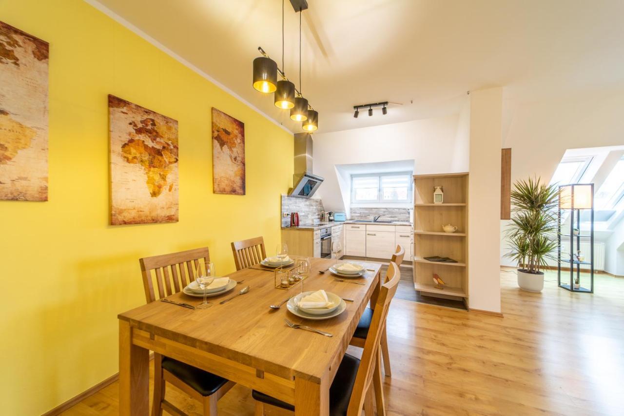 Moderne Dachgeschosswohnung - Parkplatz - Netflix Cobourg Extérieur photo